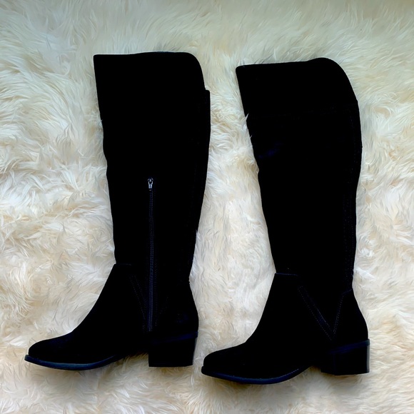 Vince Camuto Shoes - Vince Camuto Bendra Black Suede boots. New.